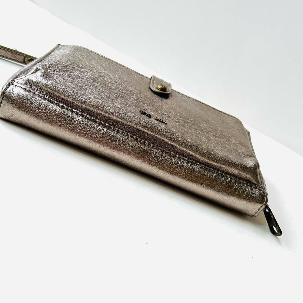 The Sak Leather Metallic Gold Wristlet Wallet Excellent Condition - Picture 8 of 13